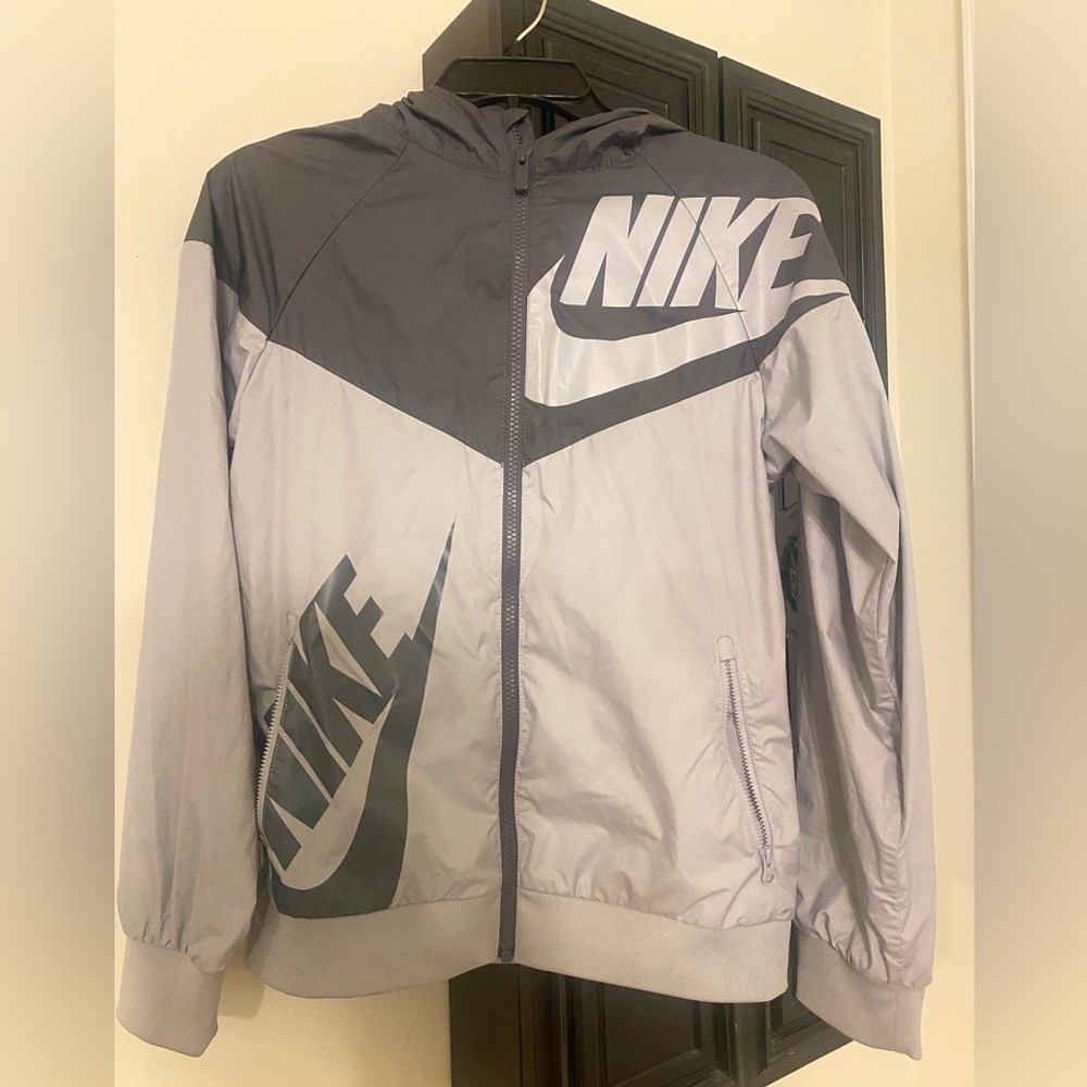Nike windbreaker jacket